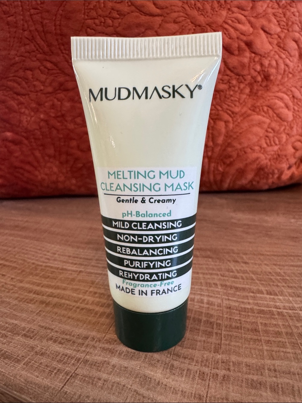 Mudmasky Melting Mud Cleansing Mask — White & Dark Green